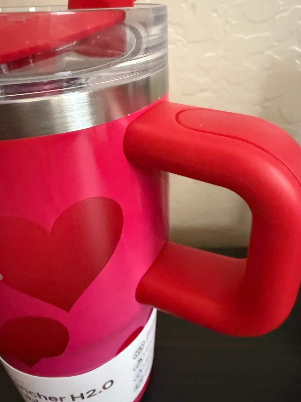 Stanley Quencher H2.O gradient Red Heart tumbler Travel Mug 20 oz - Picture 3 of 4